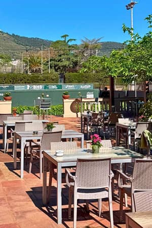 AC Hotel Victoria Suites by Marriott Play and Watch gallery   al fresco dining