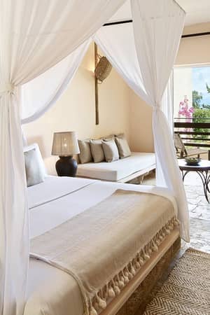 Daphnila Bay 07 ultra stylish accommodation nested in the resorts mature gardens