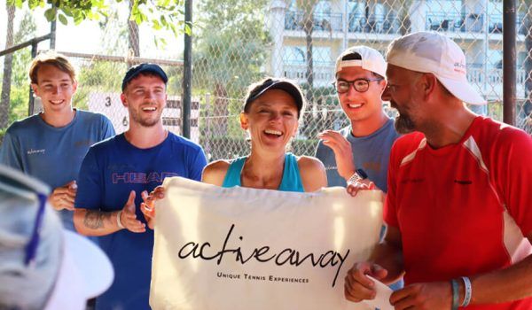 01 - Adult Tennis Holiday - Tennis Hosting